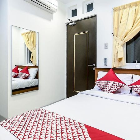Oyo 294 Andrea Residence Syariah Medan Kültér fotó