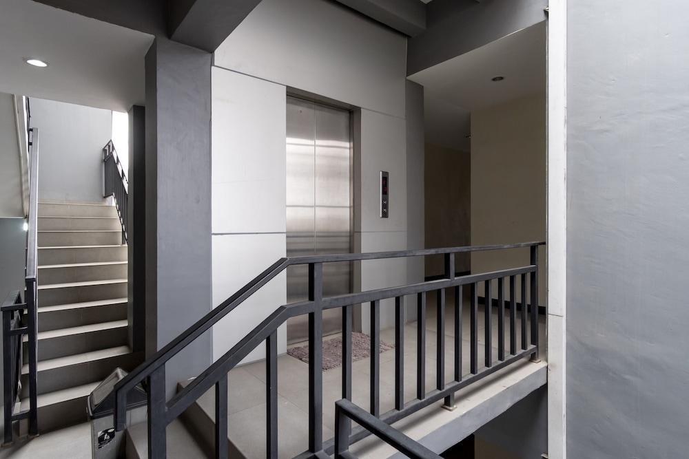 Oyo 294 Andrea Residence Syariah Medan Kültér fotó